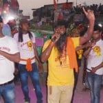 सक्सेना चौराहे पर मऊपाकड़ के खिलाडियों द्वारा सर्जिकल स्ट्राइक पेश िकया गया।