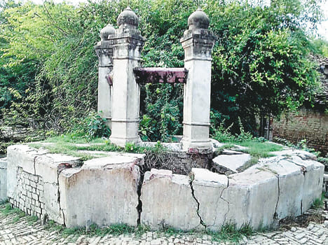 dalit colony living without infrastructural facilities