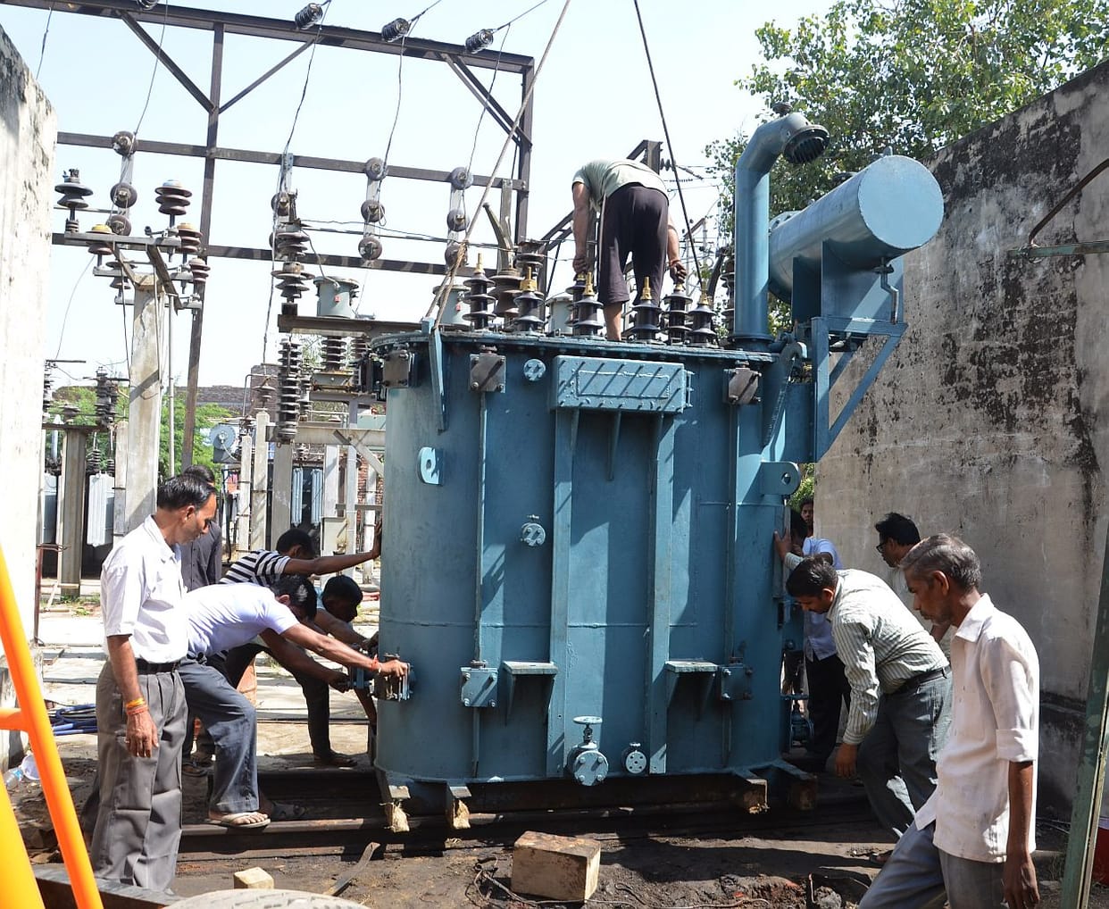 Power cut in five department
