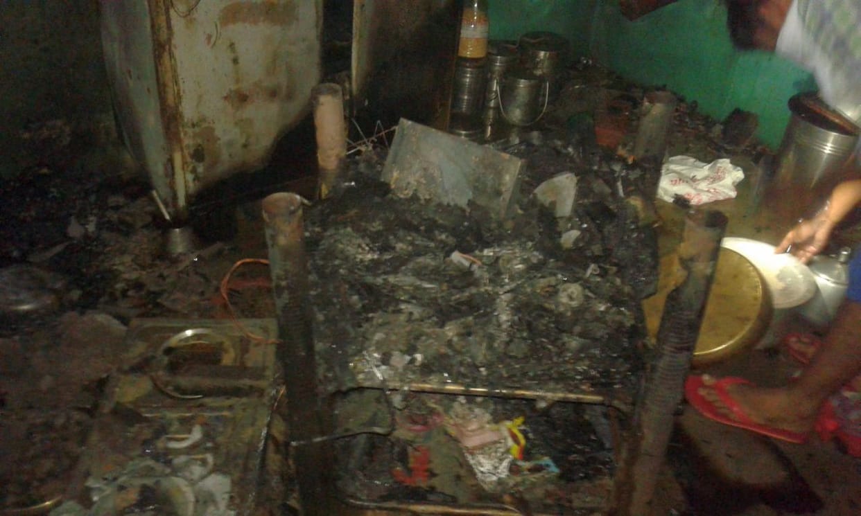 gas pipe cracked during cooking, caught fire