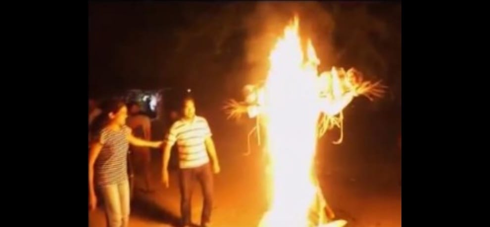 on dussehra eve jnu burns effigy of modi and ramdev instead of ravana