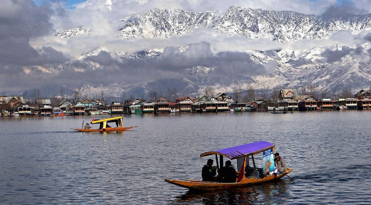 bollywood to resume shooting in kashmir