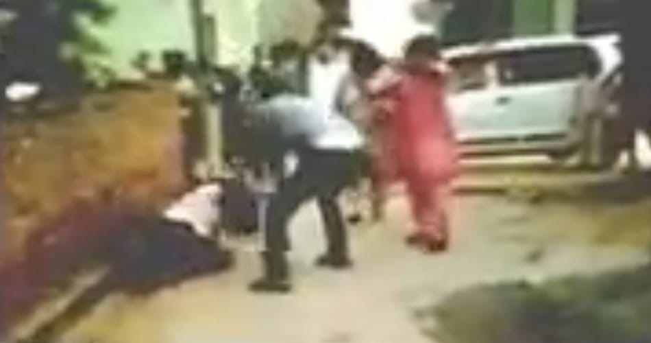 lawyer beaten lady with stick in sonipat and victim lady daughter captured video of incident
