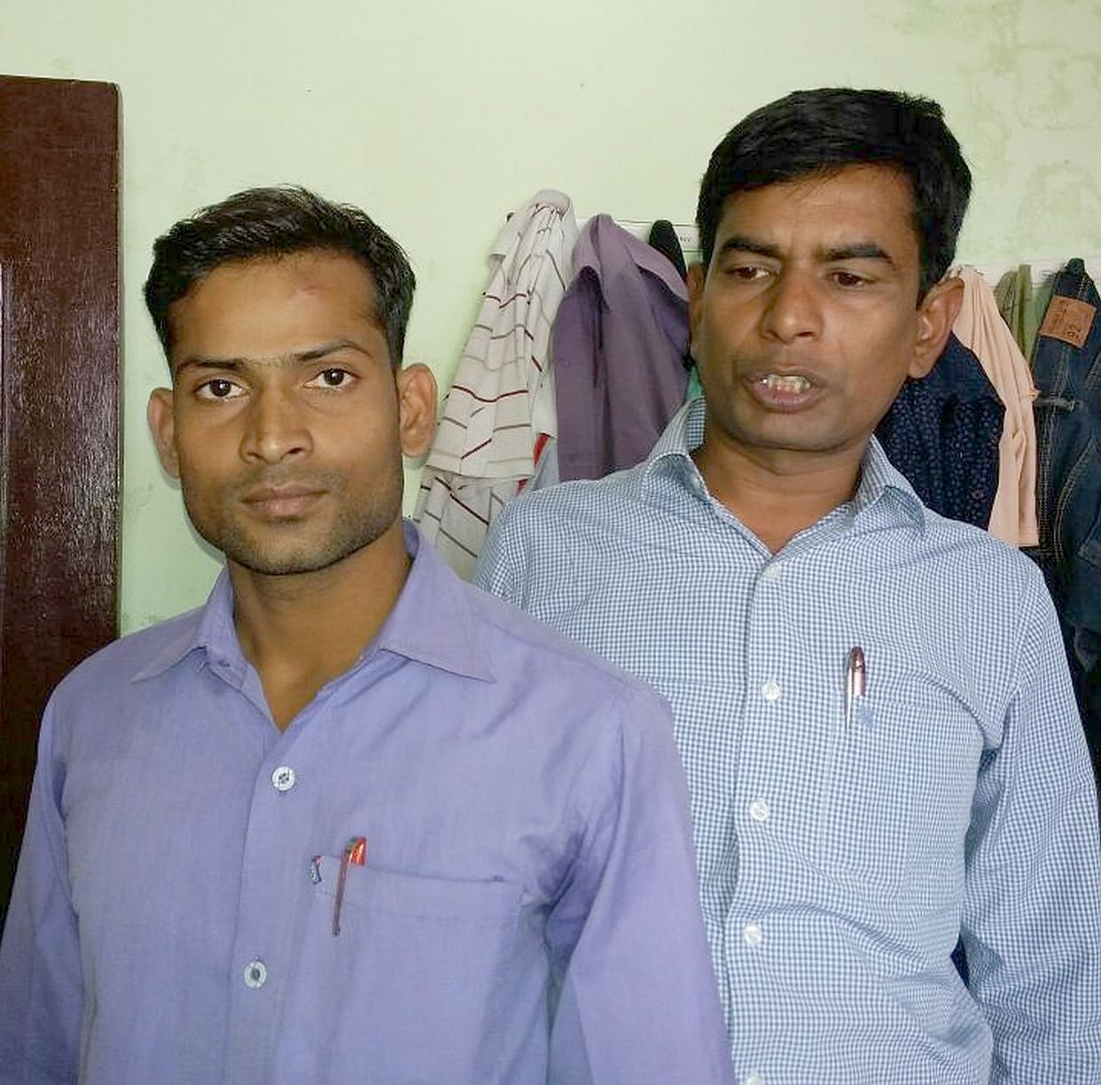Finance personnel hostage looted Rs 77 thousand.