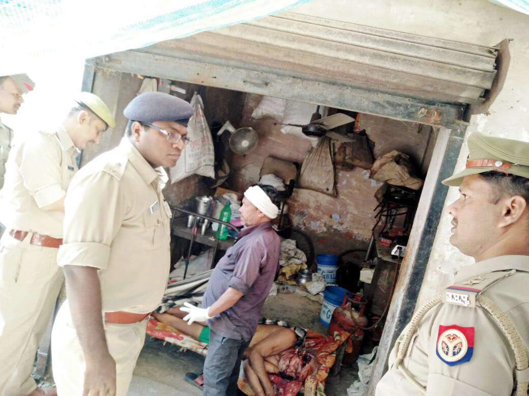 forensic team to look for clues old man murder in kanpur