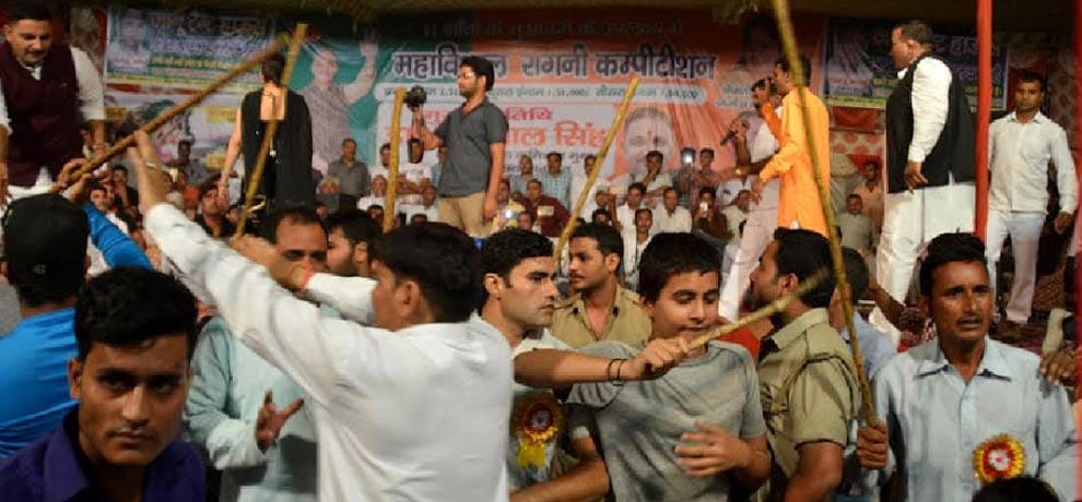 Sapne Chowdhury's comeback dance called obscene by people, clashed fiercely away sticks and poles
