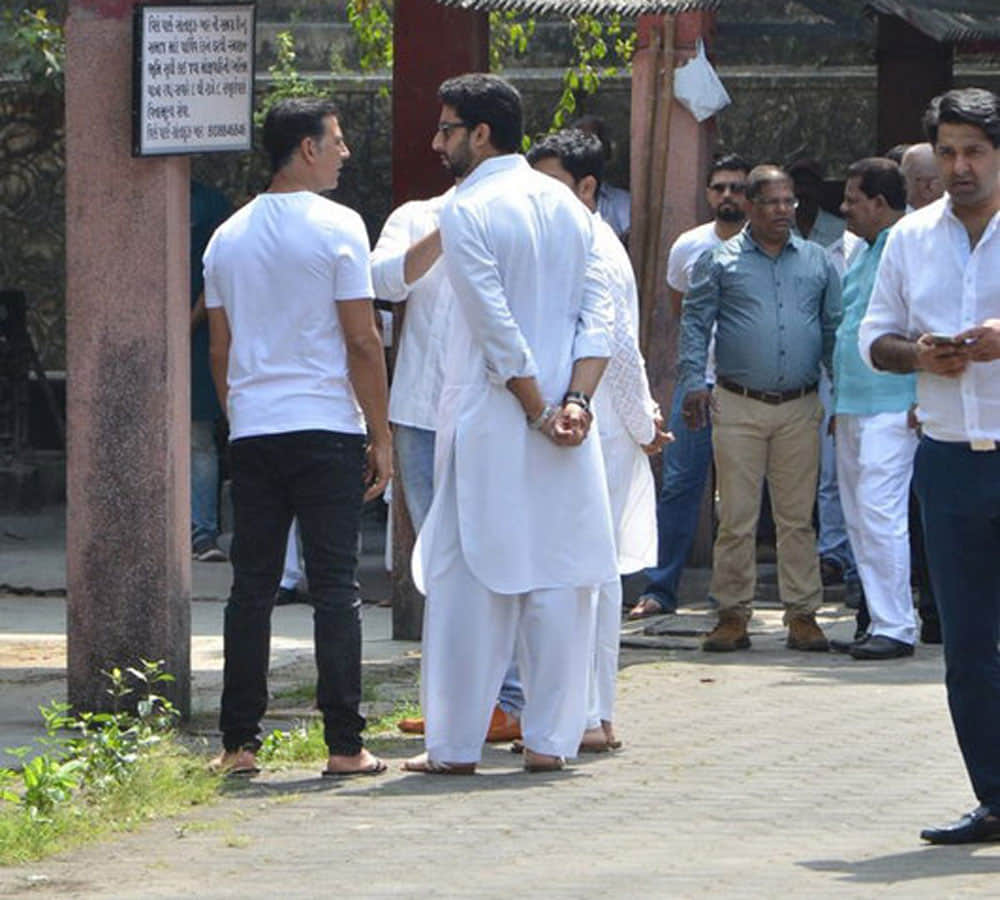 akshay kumar consoles shilpa shetty