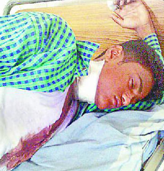 Gtina at home sleeping teenager's neck stabbed with sharp weapons, serious