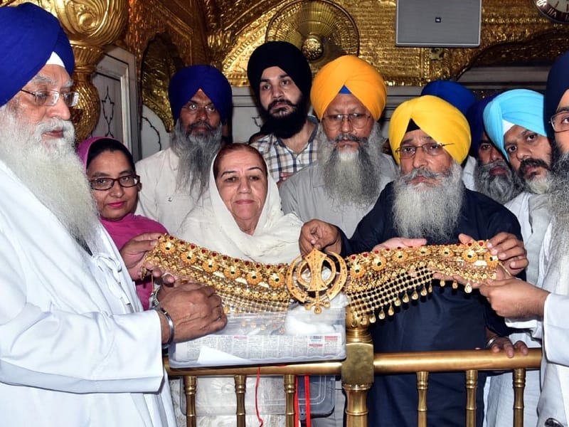 1 kg gold haar, donation, golden temple, amritsar 