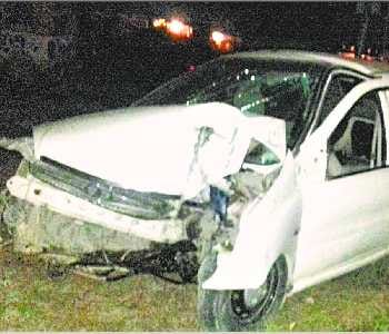 Car crashed into the railing, youth dead