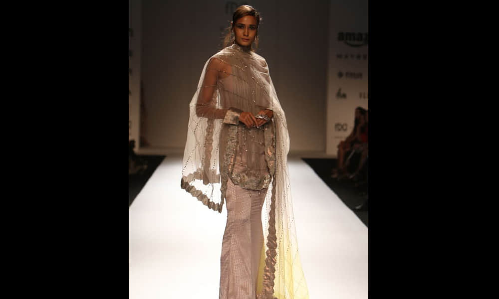 disha patani walks the ramp in amazon india fashion week 2016