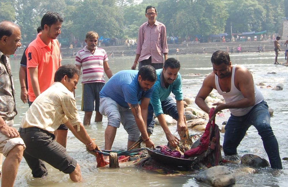 garbage in river ganga
