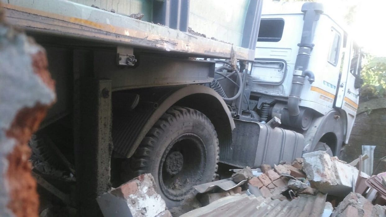 Haiwa entered houses, nine injured