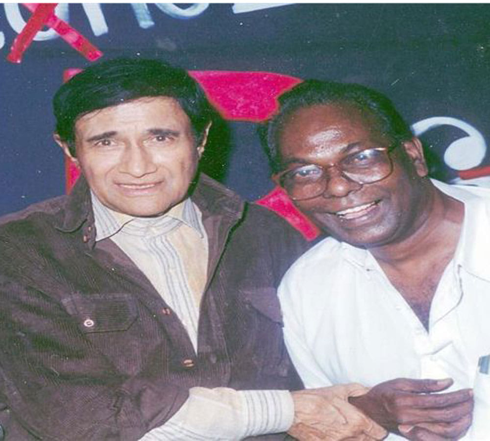 bollywood photographer jagdish kamble commits sucide
