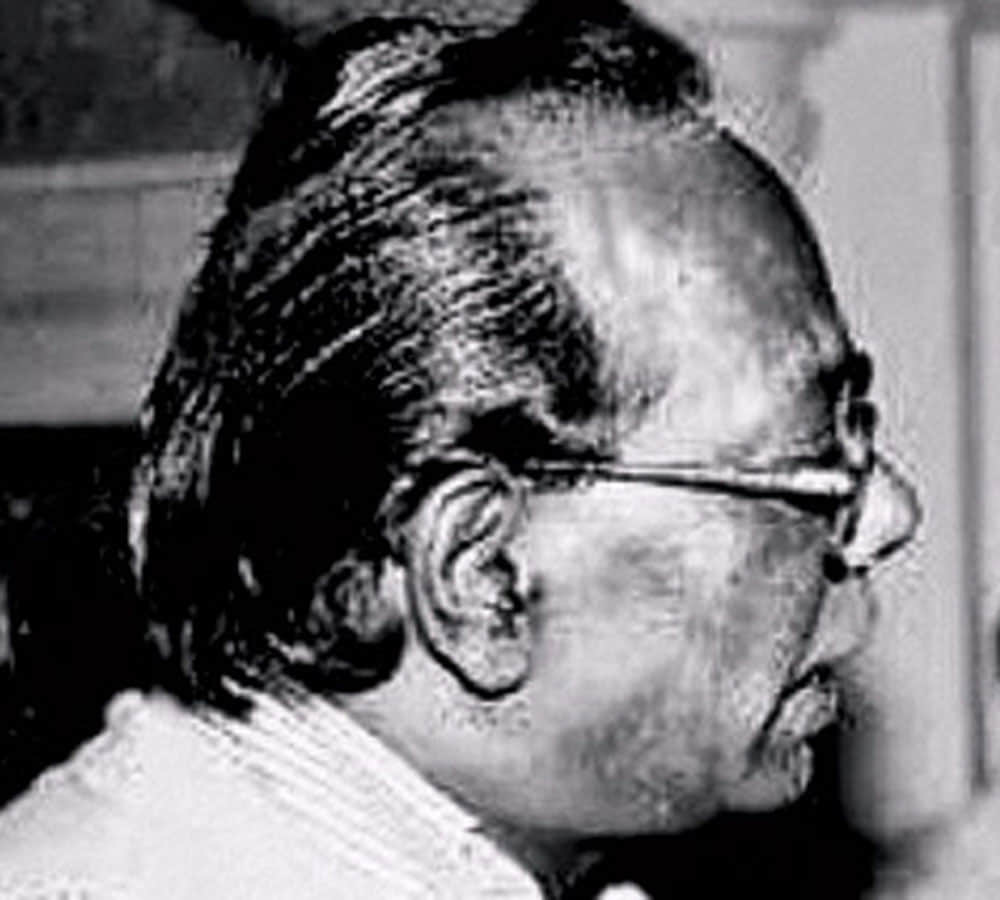 bollywood photographer jagdish kamble commits sucide