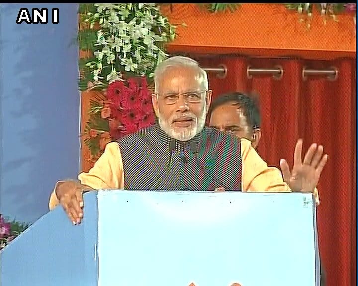 narendra modi addresses rally in bhopal