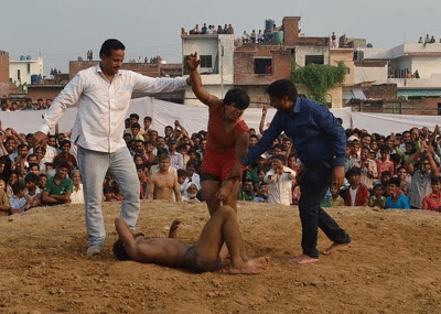 lady wrestler neha tomar fight with male wrestler