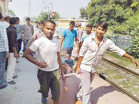 The victim made Jhrkhuranon passenger aged couple
