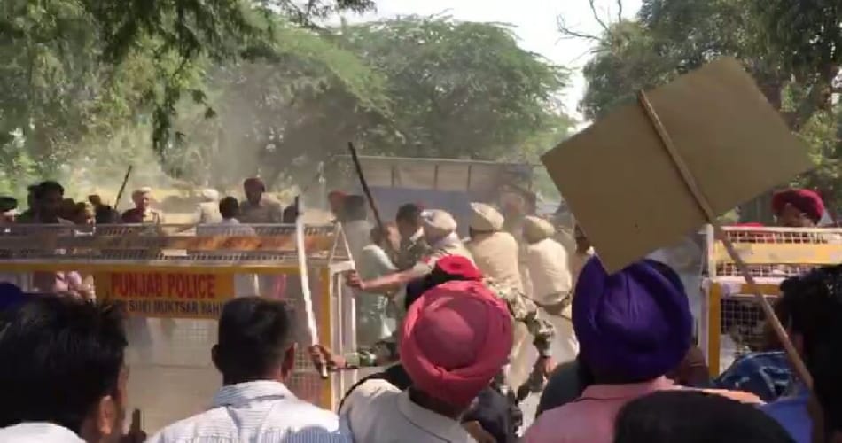 Huge lathicharge at punjab cm parkash singh badal house