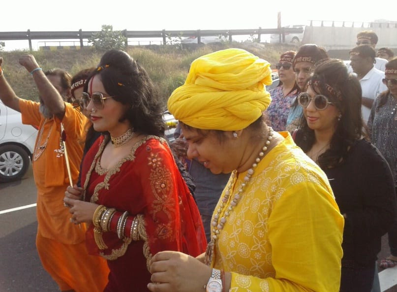radhe maa visit to golden temple amritsar and durgyana mandir, exposed a secret on airport