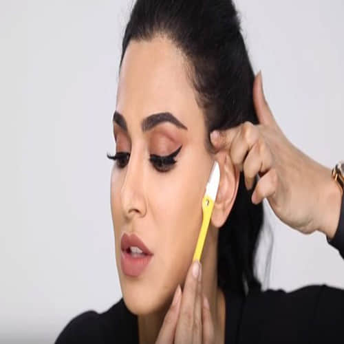 beauty expert who regularly shaves her face 