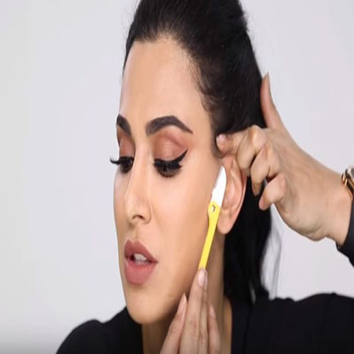 beauty expert who regularly shaves her face 