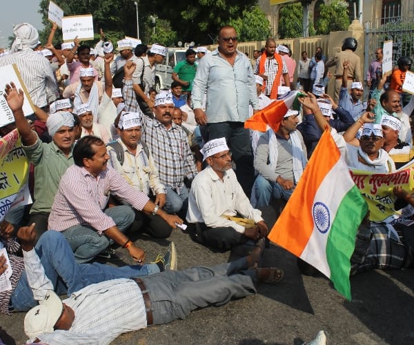 teachers protest in front of vidhan bhawan in lucknow.