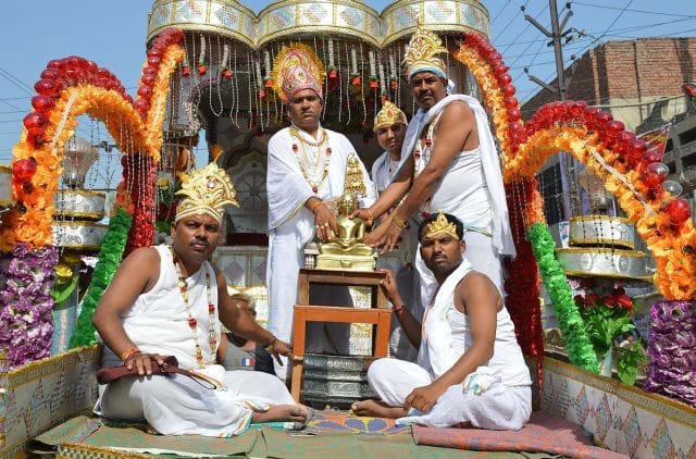 The procession took Jinendra dev