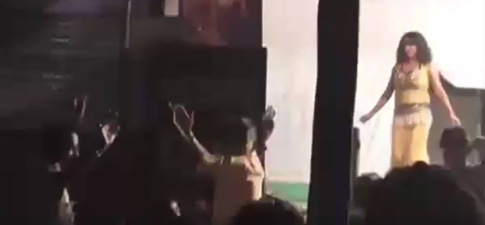 obscene dance of up police in hapur ramlila fair