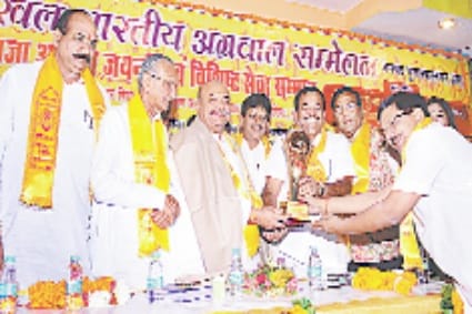 vaisya samaj ki kayi hastiyan sammanit