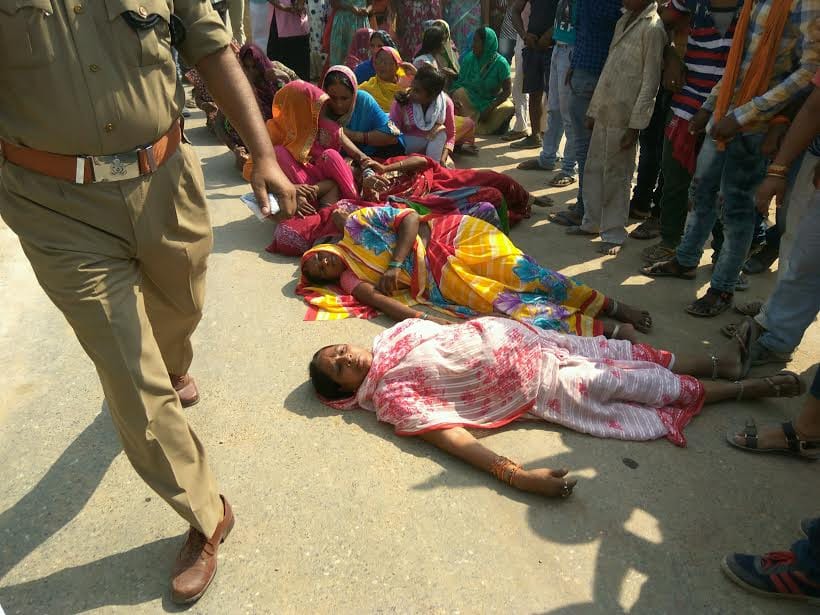 Case back to the road blockade, prevented idol immersion