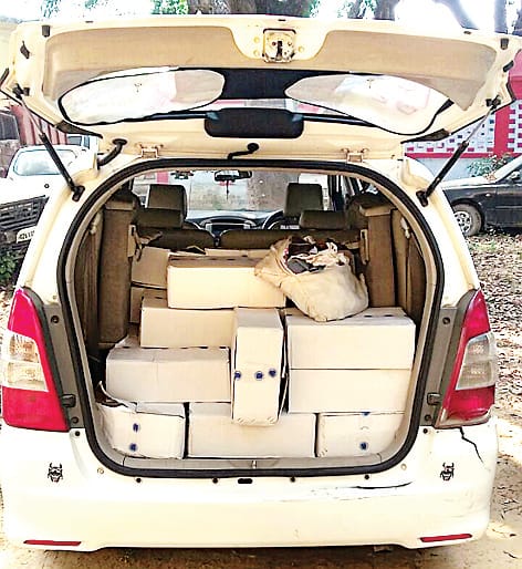 alcohol smuggler fled attacking Excise team