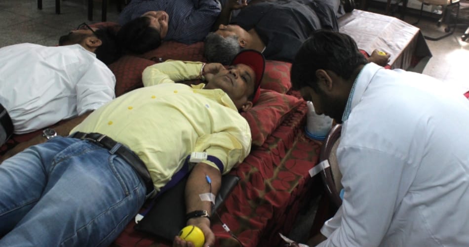 blood donation camp in sector 17 sandesh bhawan on national postal day
