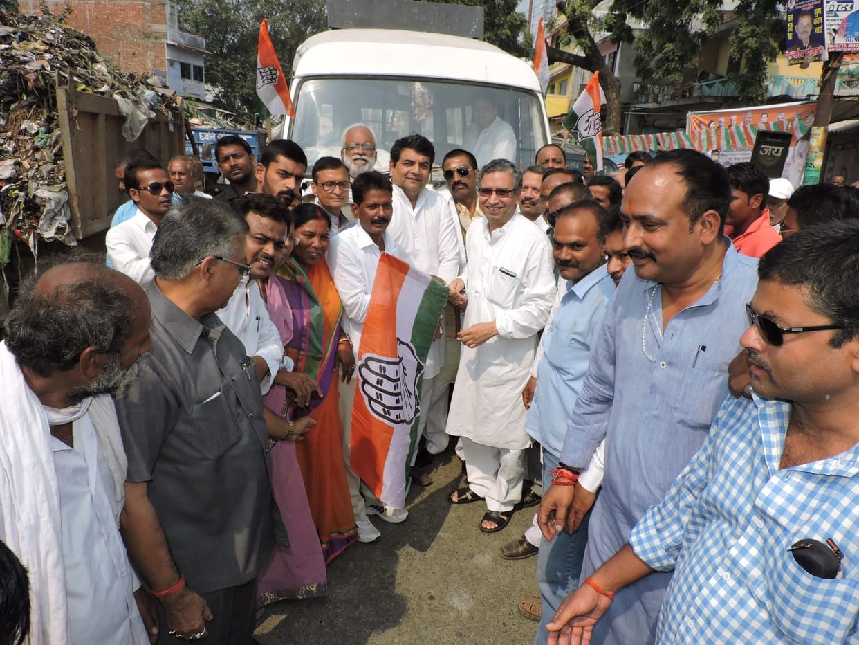 RPN Singh shows flag to Rahul sandesh yatra