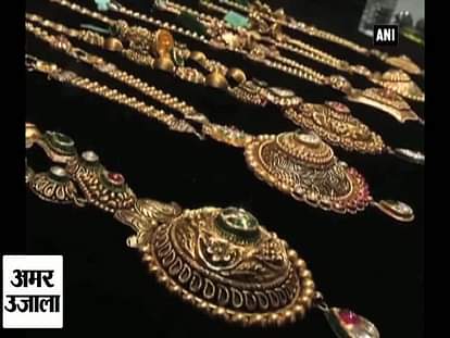 Gold prices fall ahead of Diwali 
