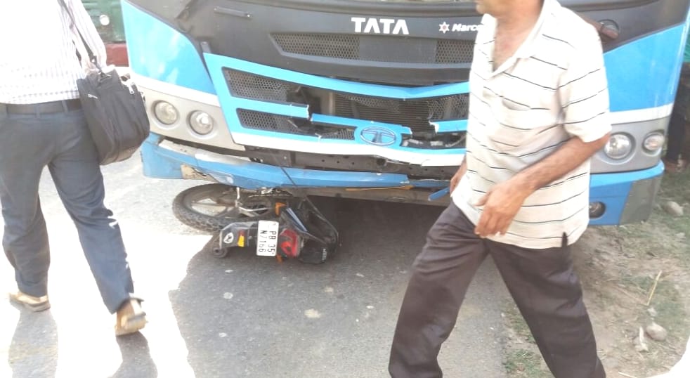 Bike Colide with HRTC Bus at Kangra, Two Killed.