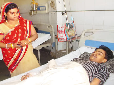 Tempo uncontrollable reflex, 12 injured