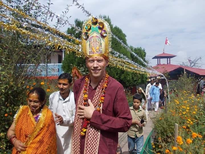 foreigner couple got marriage in harakhan temple