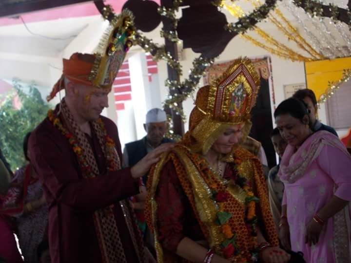 foreigner couple got marriage in harakhan temple