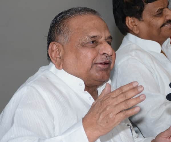 Mulayam Singh speaks over amar singh and shivpal yadav.