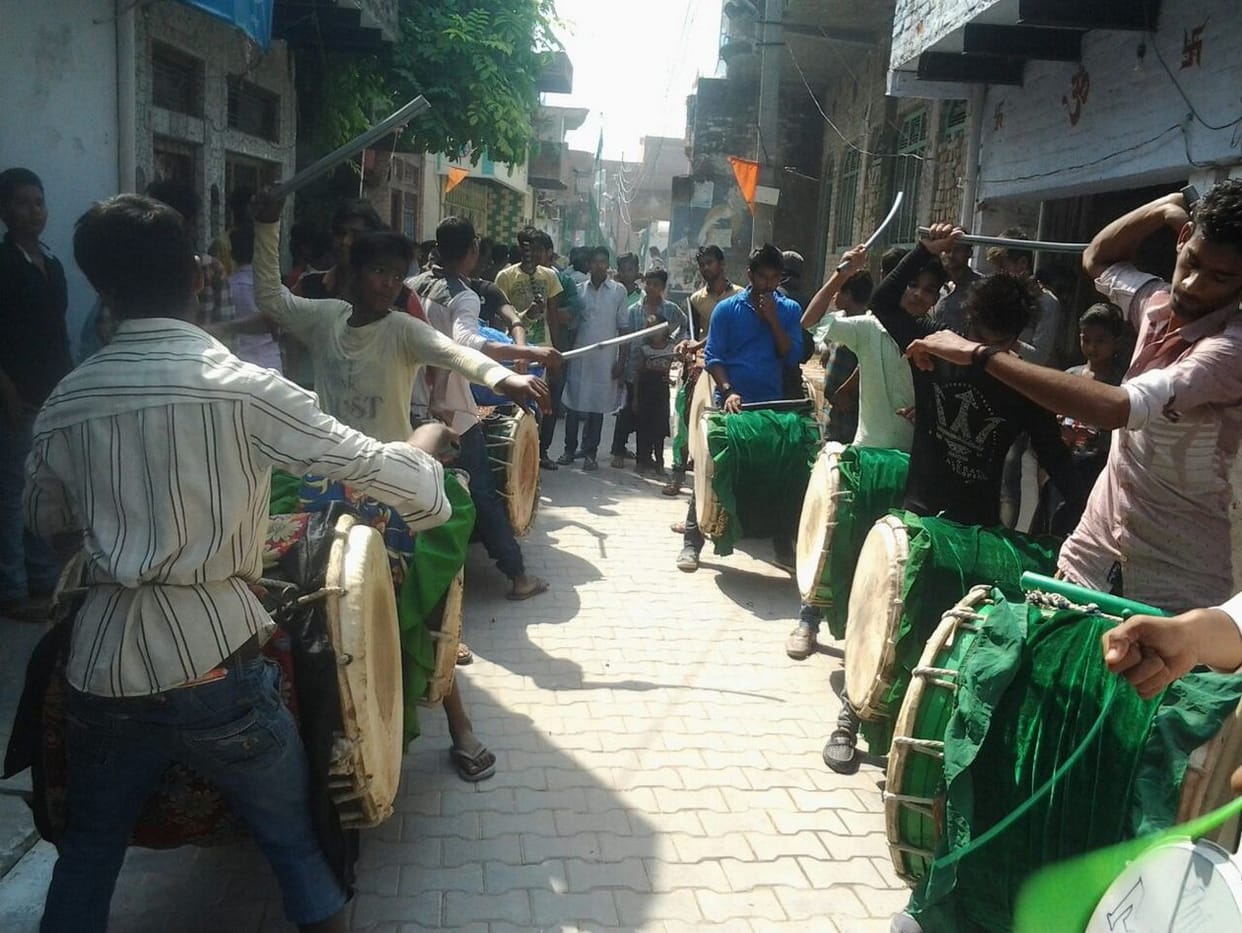 Picking procession of Alam
