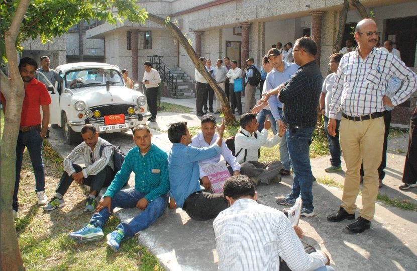 teachers capture director in dehradun
