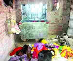 Four lakhs property stolen from Five houses 