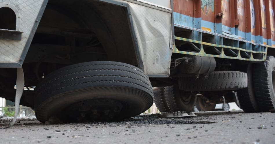 bsnl employee crushed under truck