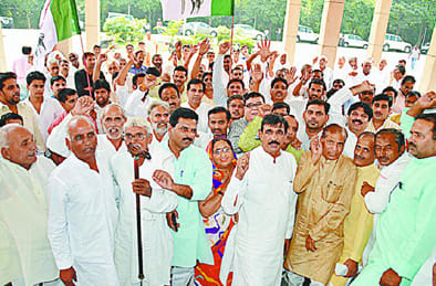 RLD leader said the Centre and the state government has failed on all fronts