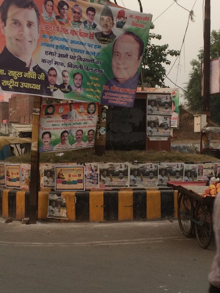 someone paint on GIC chowk