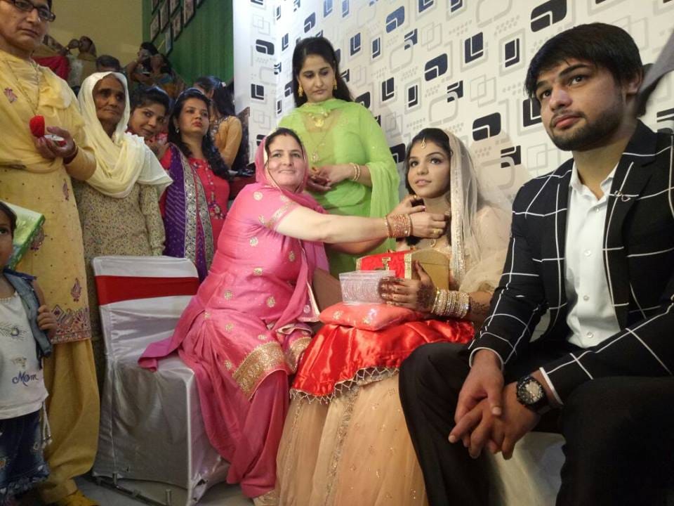 Rio olymipic medalist wrestler sakshi malik got engaged with satyawart kadian in rohtak