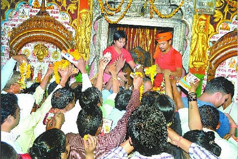 Sharad Purnima, devotees descended Hanumangarhi