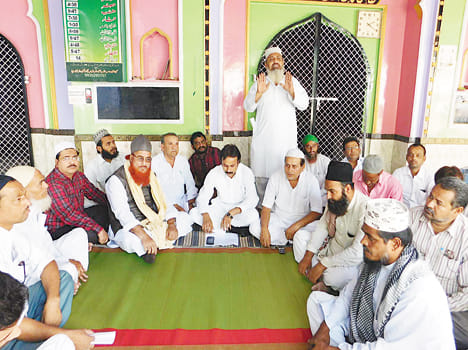 muslim people protest againt saman nagrik sanhita