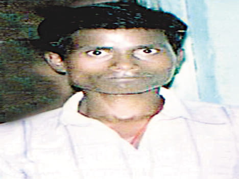 Slip the young man committed suicide by train